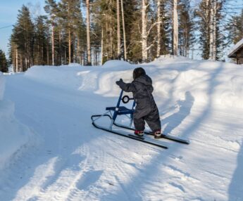Alternative view of ESLA T1 MINI kicksled 1 – 4 years Blue